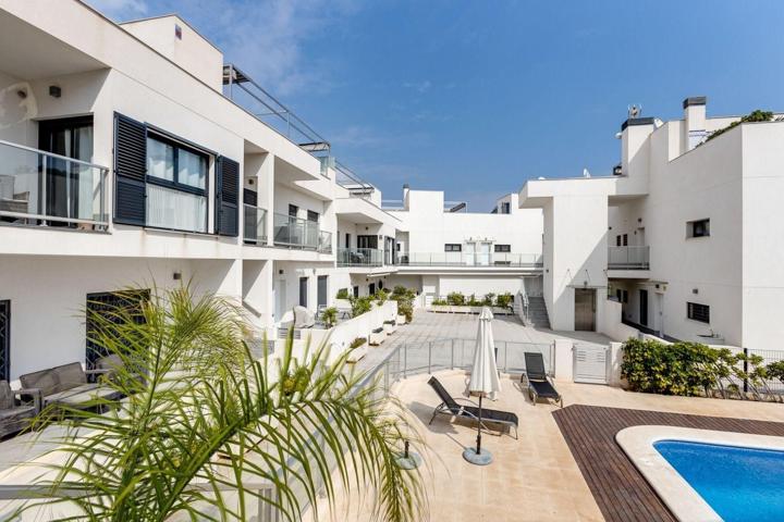 Piso En venta en Cabo Cervera, Torrevieja photo 0