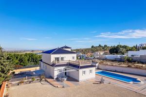 Casa En venta en Comunidad Valenciana, Almoradi photo 0