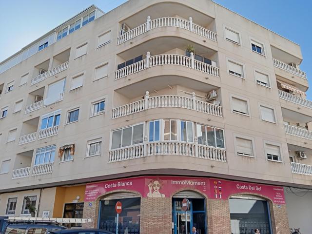Apartamento 2 dormitorios con garaje, trastero y piscina en Torrevieja centro photo 0