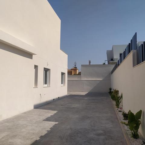 🌴 Espectacular chalet independiente con piscina privada en zona residencial de Torrevieja photo 0