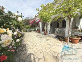 ¡Oportunidad única: un chalet con encanto mediterráneo a 200 metros del mar! photo 0