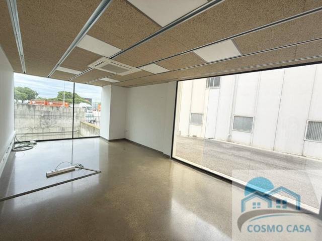 🔑 ¿Buscas una oficina privada y flexible en Reus? ¡La tenemos! photo 0