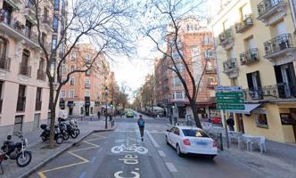 ▷ Local comercial en alquiler en Fernández de los Ríos, Madrid – 82 m² en esquina photo 0