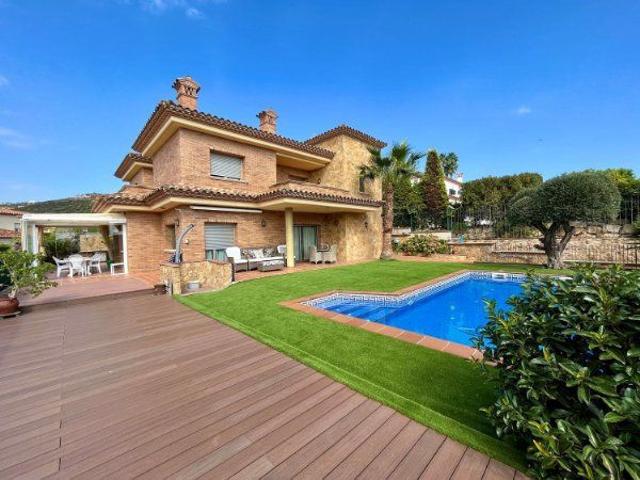 Villa En venta en Castell-Platja d'Aro photo 0