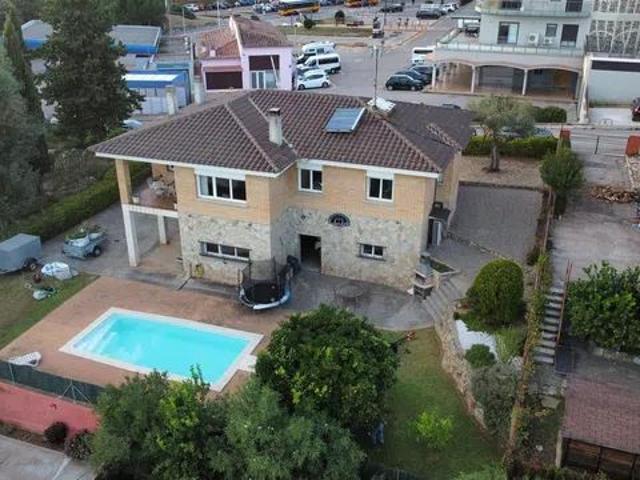 Villa En venta en Girona photo 0