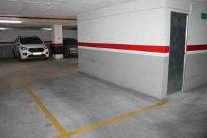 Parking En alquiler en Conservatori, Oliva photo 0