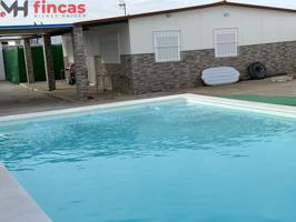 Preciosa parcela de 500Mt2 con Casa con piscina en zona 'Rustica' y urb. privada. photo 0