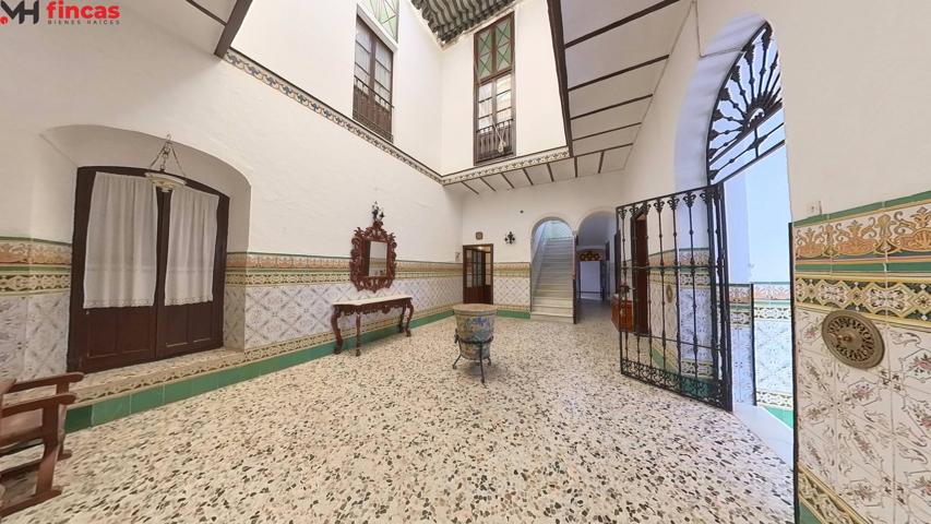 🏛️ Edificio y Locales Comerciales en Venta - Una Inversión Legendaria, Protección C , Utrera photo 0