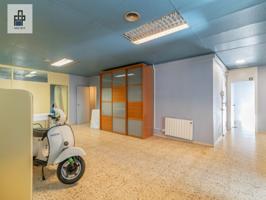 Local En venta en Esplugues De Llobregat photo 0