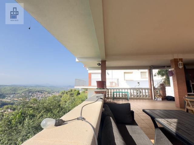 Casa En venta en Torrelles De Llobregat photo 0