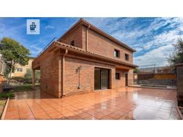Casa En venta en Sant Boi De Llobregat photo 0