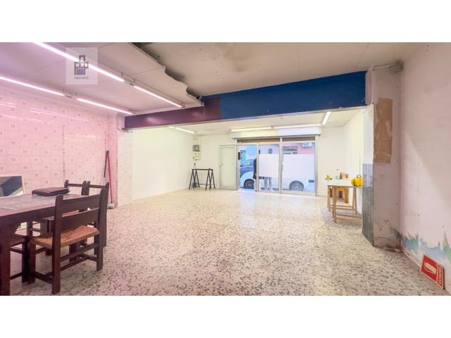 Local En venta en Sant Boi De Llobregat photo 0