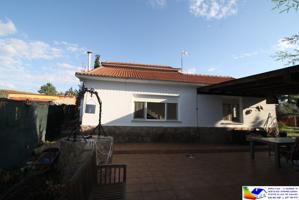 Casa-Chalet en Venta en Valdetorres De Jarama Madrid photo 0