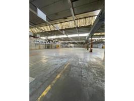 Alquiler de nave logística de 10.500 m² en León: Ubicación estratégica para operaciones de cross-docking y logística photo 0