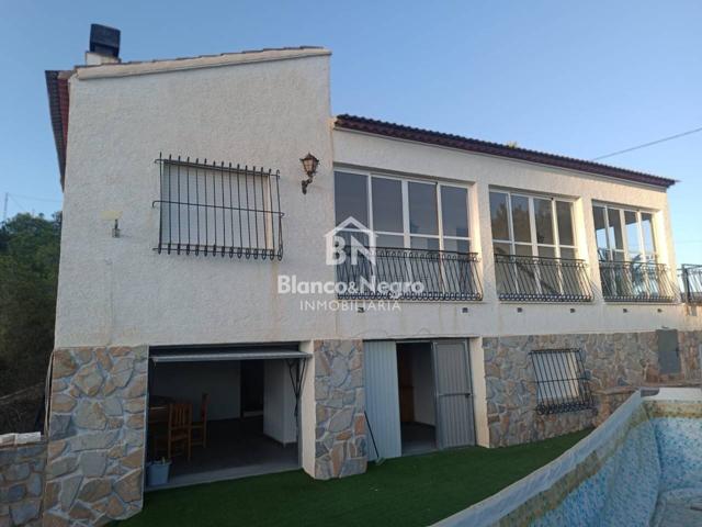 ¡Venta de una impresionante villa en Totana! photo 0