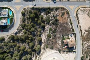 Terreno en Finestrat, 2033m2, 4 viviendas photo 0