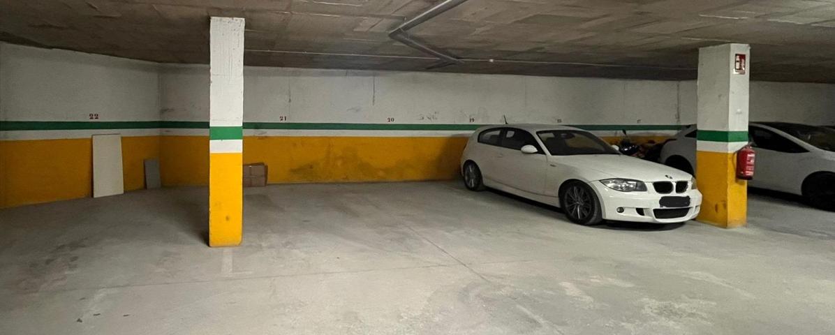 PLAZA DE GARAJE EN COMUNIDAD photo 0