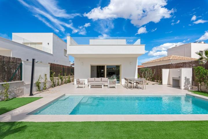 EXCLUSIVA VILLA A ESTRENAR EN LOS MONTESINOS, ALICANTE photo 0