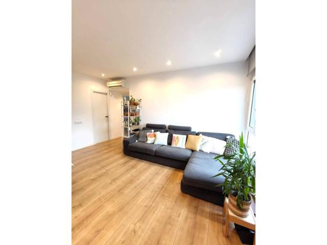 Piso reformado en la Barceloneta con vistas únicas — listo para entrar a vivir photo 0