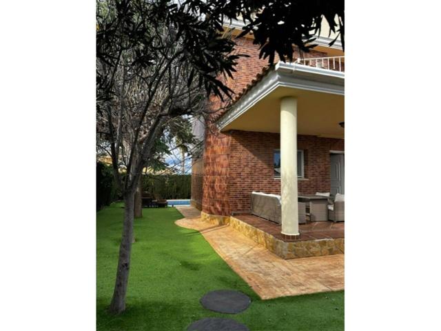 ¡EXCLUSIVO CHALET EN VENTA! AMPLIO CON PISCINA SALINA. photo 0