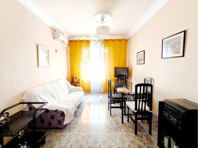 En venta estupenda vivienda en calle Tarragona photo 0