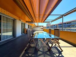 Piso en venta en Plaça del Vaixell Maria Assumpta en Badalona photo 0