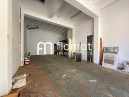 Local en venta en Barcelona de 208 m2 photo 0