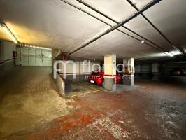Plaza de Parking en alquiler en Carrer de Joaquim Ruyra en Barcelona photo 0
