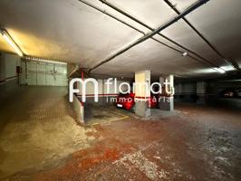 Plaza de Parking en alquiler en Carrer de Joaquim Ruyra en Barcelona photo 0