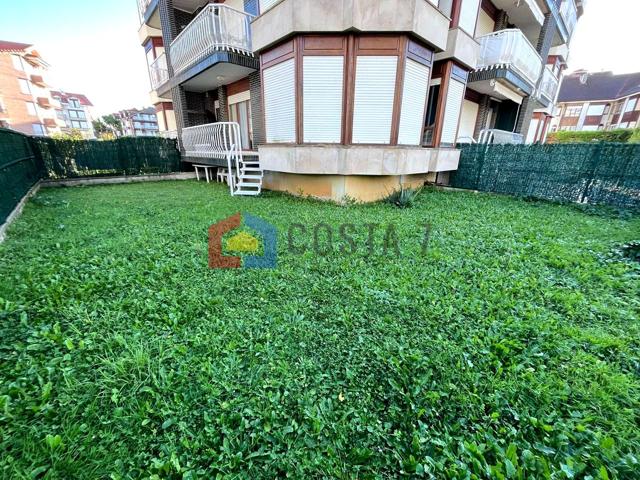 Bajo en venta en Noja photo 0