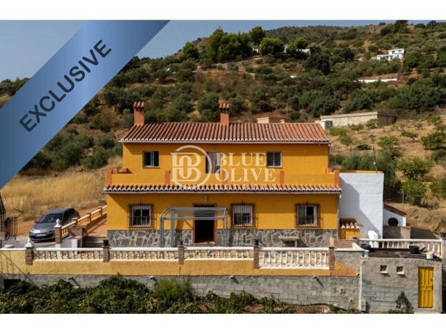 Finca con dos viviendas independientes y piscina en parcela de 7.600 m² photo 0