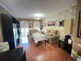 Venta de piso con ascensor y parking en Lucena photo 0