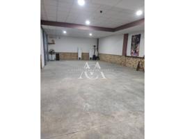 Venta de local comercial en Lucena photo 0