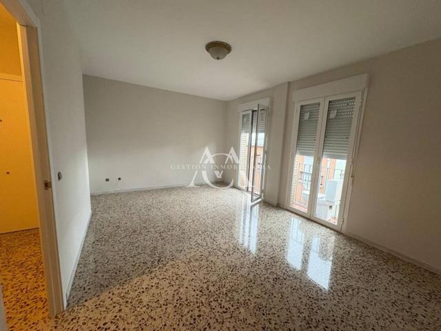 Venta de piso en Lucena photo 0