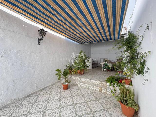 Venta - Casa en Lucena photo 0