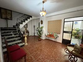 Venta de casa en Lucena photo 0