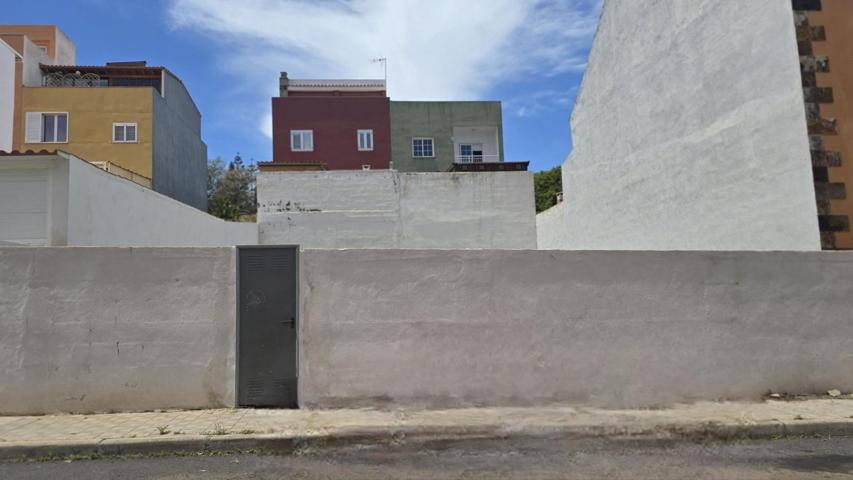 Solar urbano en venta calle Autodate 18 La Gallega – 113 m² – Edificable 3 plantas photo 0