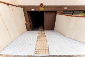 Alquiler Local-Almacén de 133 m² con Rampa y Oficina photo 0