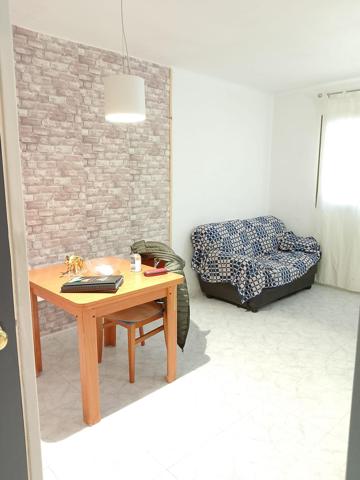 ¡Este es el piso que estabas buscando en el corazón de Cubelles! 🌟 photo 0