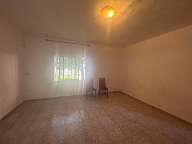 ¡Oportunidad Única! Encantadora Casita para Reformar en una Zona Tranquila con Jardín Privado photo 0