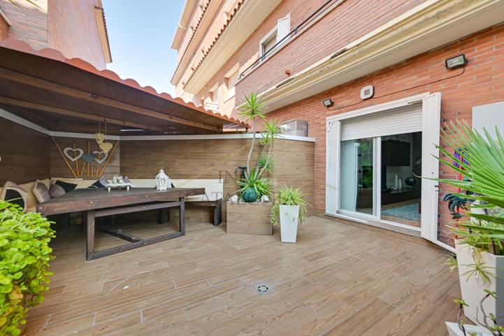 ¡Exclusivo! Bajo con Amplia Terraza y Parking en Malgrat de Mar – ¡Tu Oasis Cerca del Mar! photo 0