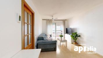 Piso con Plaza de Párquing en Venta en Barberà del Vallés photo 0