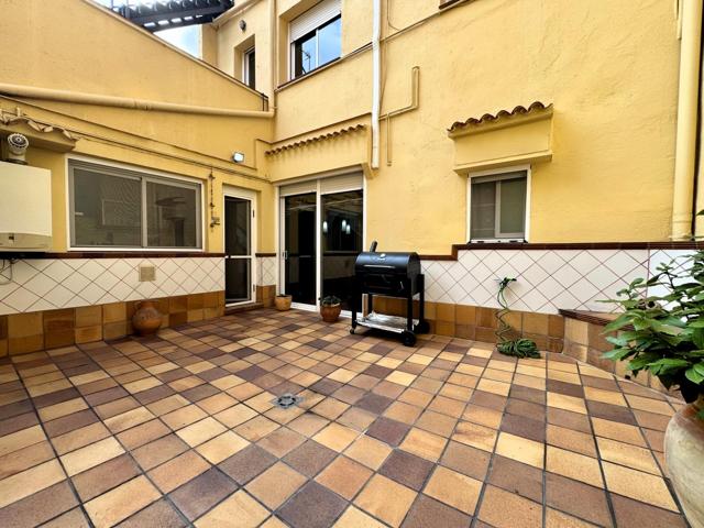 Casa en Venta en La Creu Alta de 163 m² con patio y parking photo 0