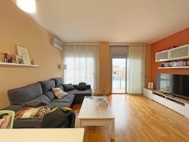 Piso en Venta en Las Arenas-La Grípia con Plaza de Párking y Zona Comunitaria photo 0