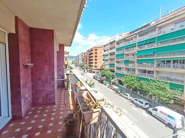 Piso en Venta de 4 Habitaciones en Can Boada Terrassa photo 0