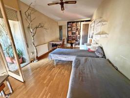 PISO PARA REFORMAR EN VIA ALEXANDRA 4 HABITACIONES CON BAÑO Y ASEO photo 0