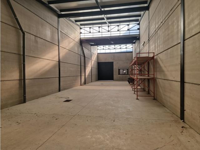 NAVE EN ALQUILER EN VALMOJADO photo 0