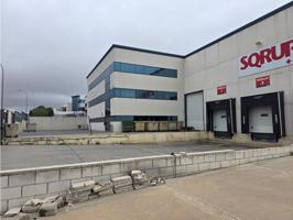 Nave industrial tres muelles photo 0