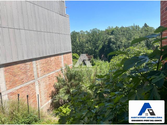 GIRONELLA - Parcel.la 160m2 con muchas posibilidades photo 0