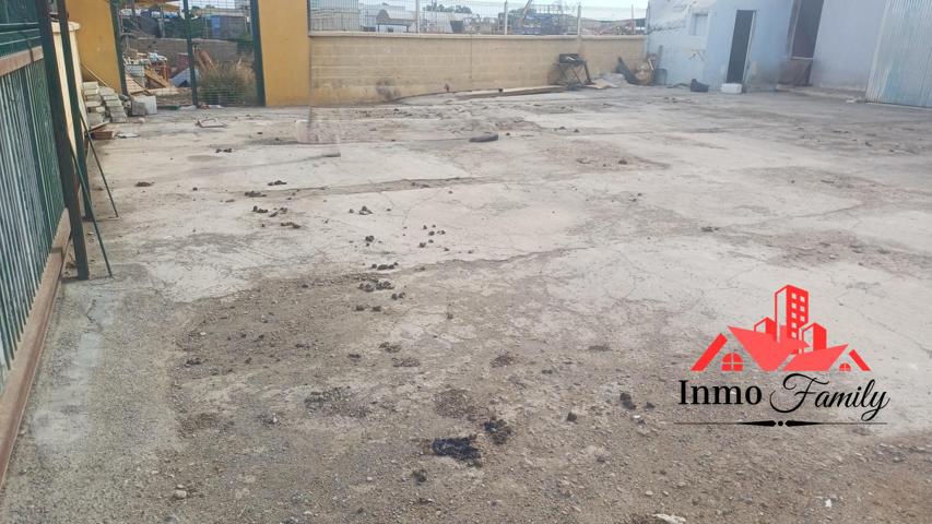 VENTA DE NAVE INDUSTRIAL CON SOLAR. ZONA LA CAÑADA. photo 0
